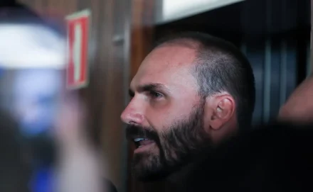 Ribercon - STF forma maioria para tornar Eduardo Bolsonaro réu no tarifaço