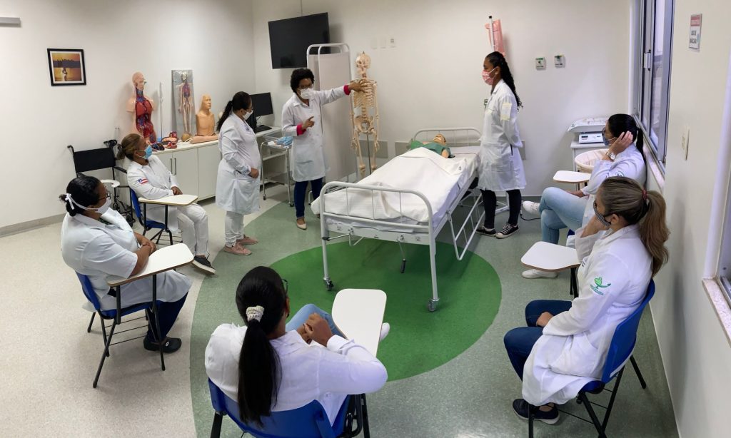 Empregos em Enfermagem Crescem 44% no Brasil, Revela Estudo Inédito