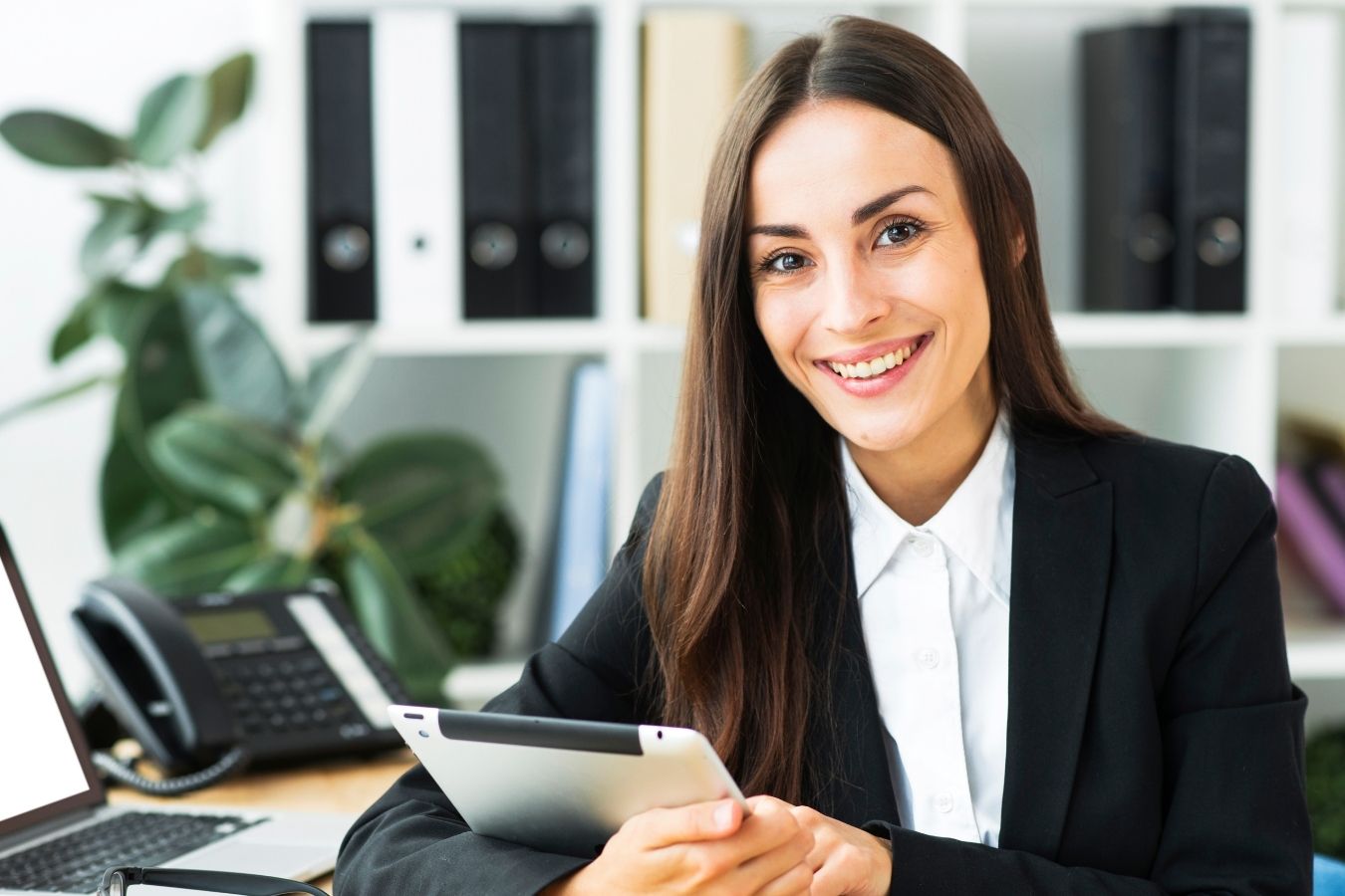 ASSISTENTE ADMINISTRATIVO E FINANCEIRO